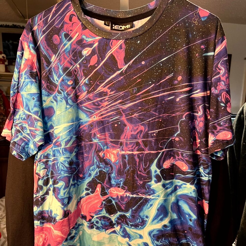 iEDM Cosmic Burst All-Over Colorful Print Short-Sleeve Tee T-Shirt SZ Lrg